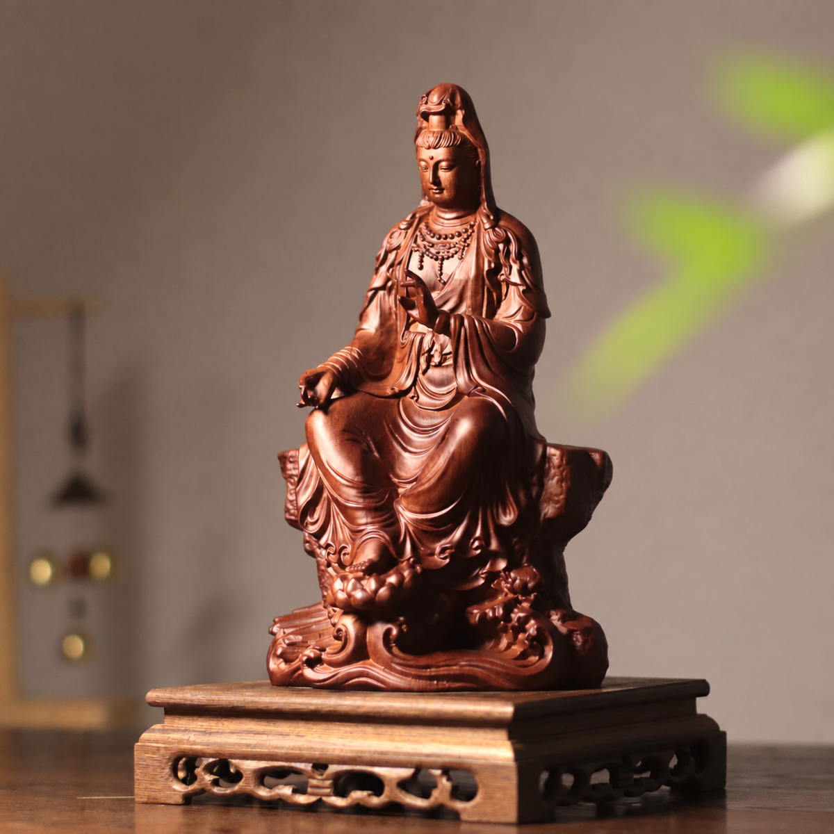 觀世音菩薩岩座自在坐像｜天然花梨木雕