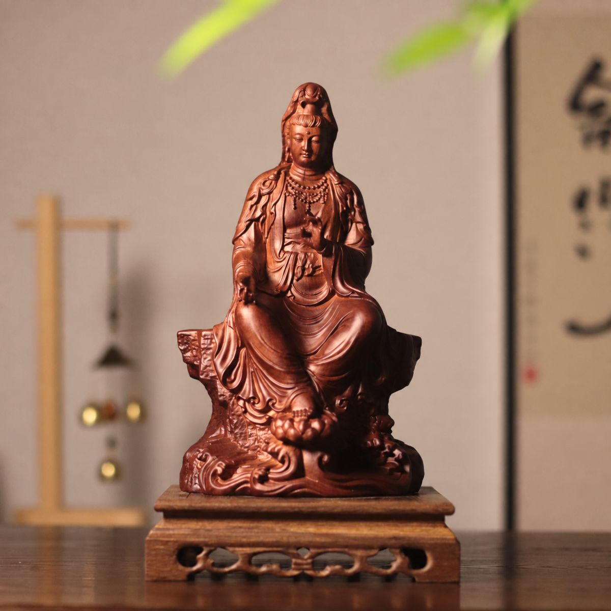 觀世音菩薩岩座自在坐像｜天然花梨木雕